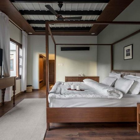 Stayvista At Pine Estate With Outdoor Jacuzzi Shimla Exterior foto