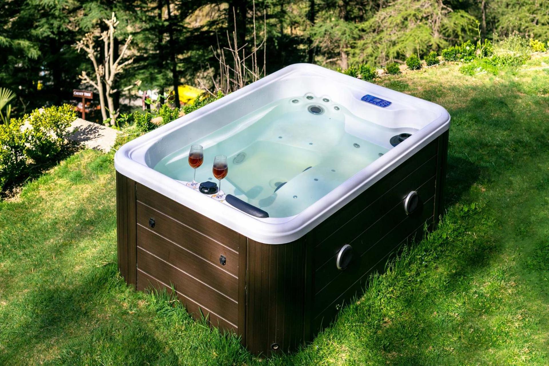 Stayvista At Pine Estate With Outdoor Jacuzzi Shimla Exterior foto