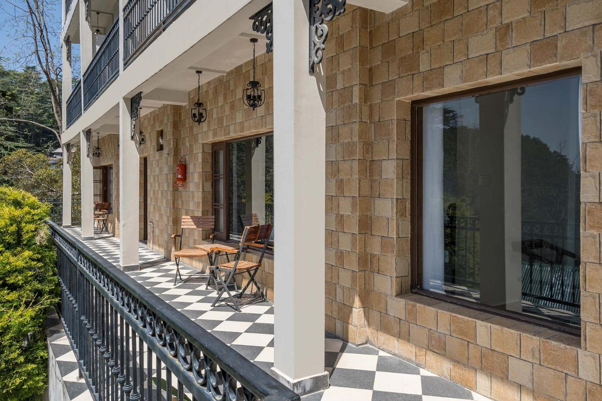Stayvista At Pine Estate With Outdoor Jacuzzi Shimla Exterior foto