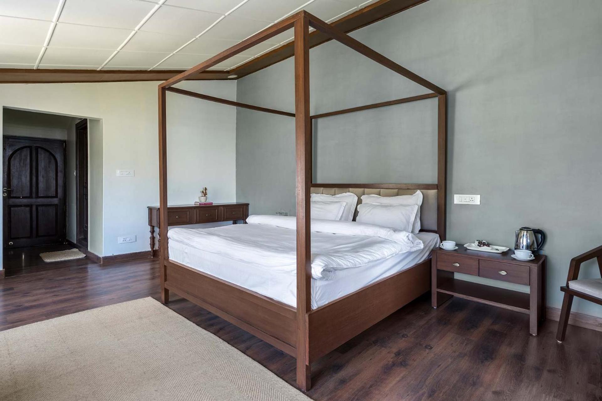Stayvista At Pine Estate With Outdoor Jacuzzi Shimla Exterior foto