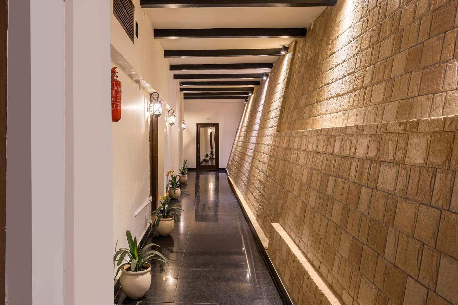 Stayvista At Pine Estate With Outdoor Jacuzzi Shimla Exterior foto