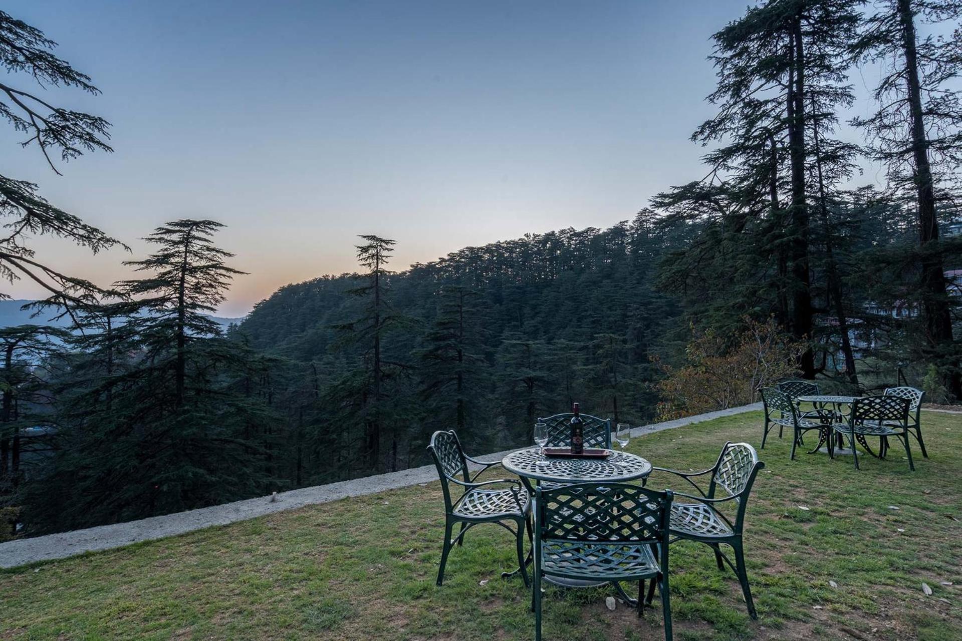 Stayvista At Pine Estate With Outdoor Jacuzzi Shimla Exterior foto
